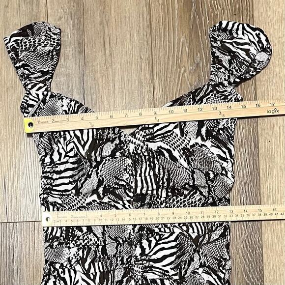 WILFRED Aritzia Veda Ruched Mini Dress Animal Print Black Cream Sz 2 Sexy VNeck - Picture 10 of 11